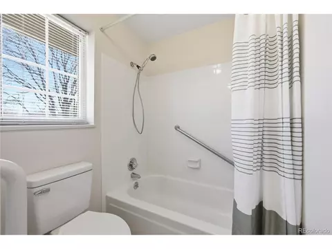 Bath - 3901 Paseo Del Prado, Boulder, CO 80301 photo 3 of 4