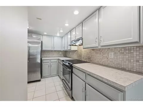 Kitchen - 3901 Paseo Del Prado, Boulder, CO 80301 photo 4 of 4