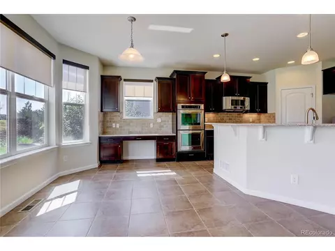 27382 Euclid Dr, Aurora, CO 80016 photo 3