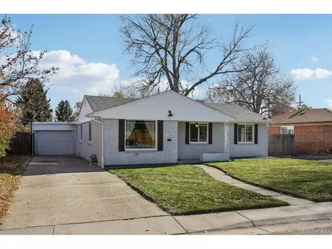 5530 Holland Dr, Arvada, CO 80002