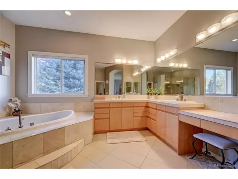 Undisclosed, Aurora, CO 80016 photo 22