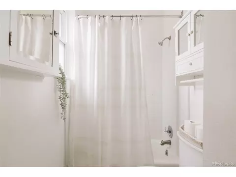 Bath - 527 E Mexico Ave, Denver, CO 80210 photo 3 of 3