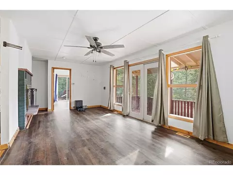 Living - 134 Aspen Dr, Lyons, CO 80540 photo 2 of 4