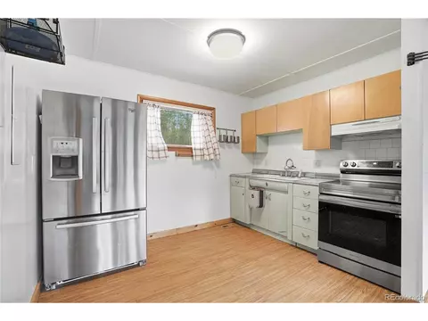 Kitchen - 134 Aspen Dr, Lyons, CO 80540 photo 1 of 1