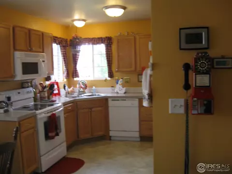 2908 Spring Cove Dr, Evans, CO 80620 photo 7