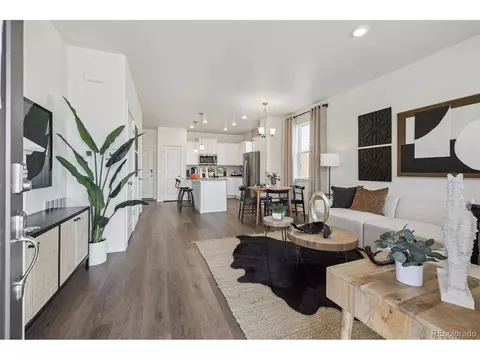 22364 E 6th Pl, Aurora, CO 80018 photo 2
