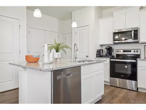 22364 E 6th Pl, Aurora, CO 80018 photo 9