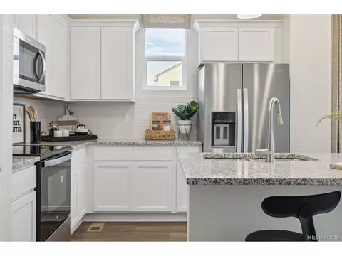 22364 E 6th Pl, Aurora, CO 80018 photo 8
