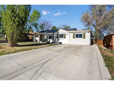 9360 Nagel Dr, Thornton, CO 80229