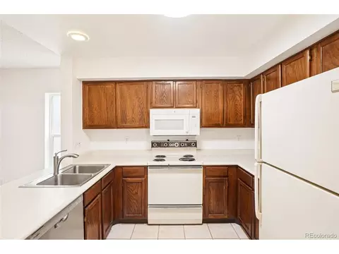 Kitchen - 12973 E Cornell Ave, Aurora, CO 80014 photo 2 of 3