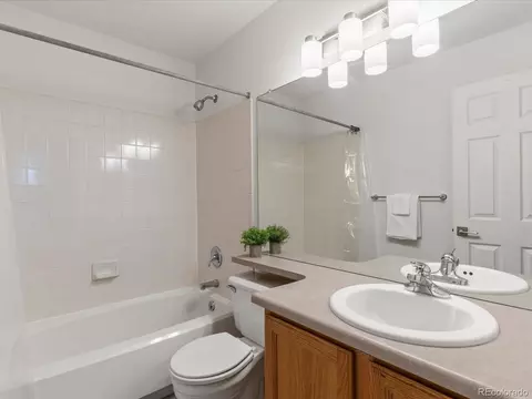 Bath - 4578 Maple Ct, Boulder, CO 80301 photo 4 of 6