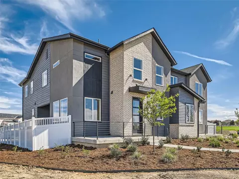1237 S Algonquian St, Aurora, CO 80018 photo 3