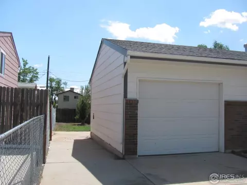 214 N 25th Ave Ct, Greeley, CO 80631 photo 2