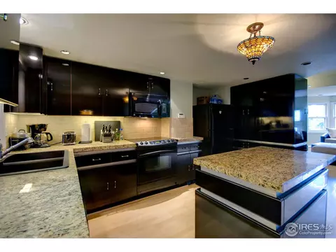477 Pearl St, Boulder, CO 80302 photo 8