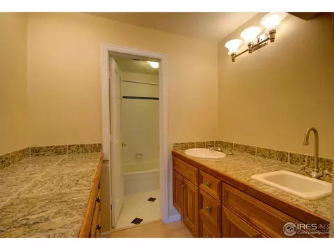 477 Pearl St, Boulder, CO 80302 photo 22
