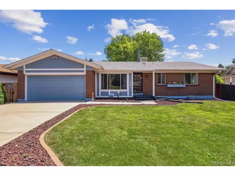 2082 S Yank Way, Lakewood, CO 80228