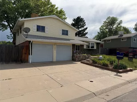 9984 W Maryland Dr, Lakewood, CO 80232