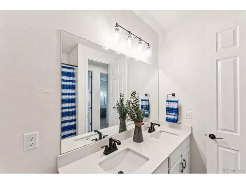 Bath - 24544 E 37th Ave, Aurora, CO 80019 photo 3 of 4