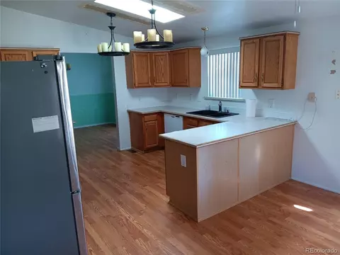 1594 S Nutmeg St, Bennett, CO 80102 photo 5