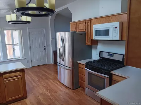 1594 S Nutmeg St, Bennett, CO 80102 photo 4