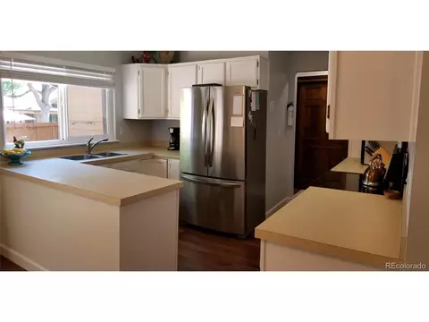 131 S Eagle Cir, Aurora, CO 80012 photo 4