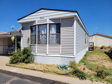 2200 37th St #102, Evans, CO 80620