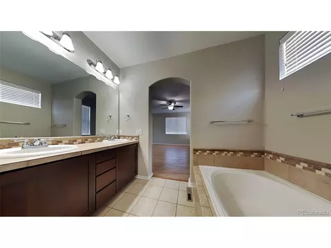 24305 E 4th Dr, Aurora, CO 80018 photo 9