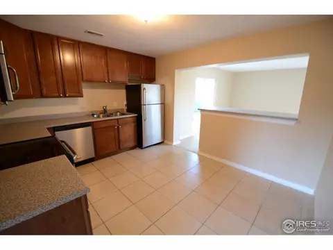 941 Ash Ct, Thornton, CO 80229 photo 4