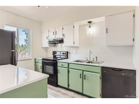 3825 S Monaco Pkwy #121, Denver, CO 80237