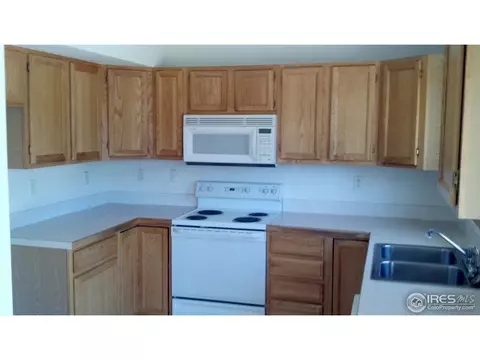 1105 Valley Dr, Windsor, CO 80550 photo 3