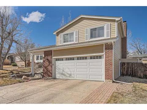 18347 E Nassau Dr, Aurora, CO 80013 photo 2