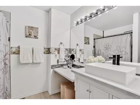 Bath - 20395 E 49th Ave, Denver, CO 80249 photo 4 of 5