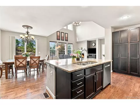 Kitchen - 25481 E Ottawa Dr, Aurora, CO 80016 photo 4 of 5