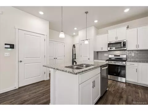 Kitchen - 21891 E 7th Ave, Aurora, CO 80018 photo 1 of 5