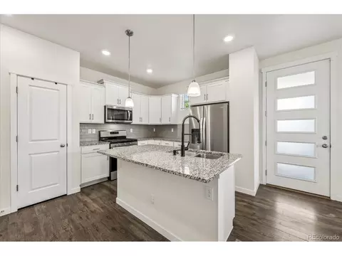 Kitchen - 21891 E 7th Ave, Aurora, CO 80018 photo 2 of 5