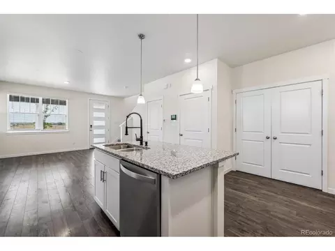 Kitchen - 21891 E 7th Ave, Aurora, CO 80018 photo 5 of 5