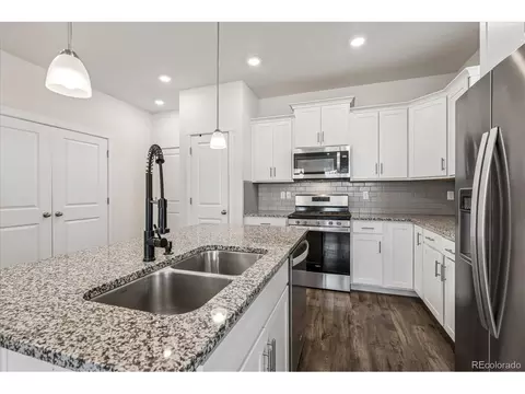 Kitchen - 21891 E 7th Ave, Aurora, CO 80018 photo 4 of 5