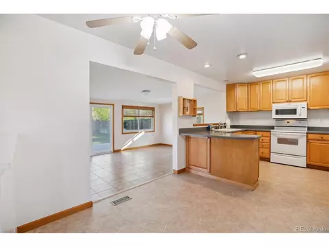 16246 E Hamilton Pl, Aurora, CO 80013 photo 9