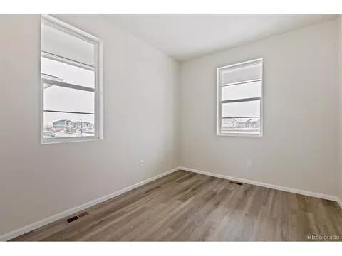 27666 E Byers Pl, Aurora, CO 80018 photo 11