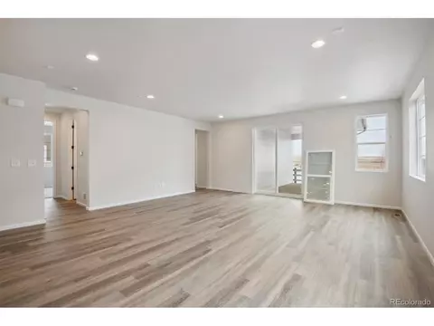 27666 E Byers Pl, Aurora, CO 80018 photo 4