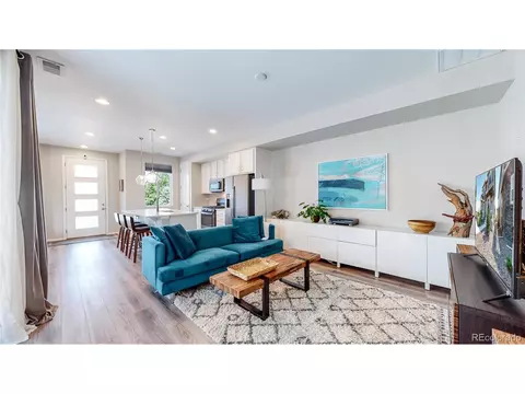 23521 E 5th Dr, Aurora, CO 80018 photo 4