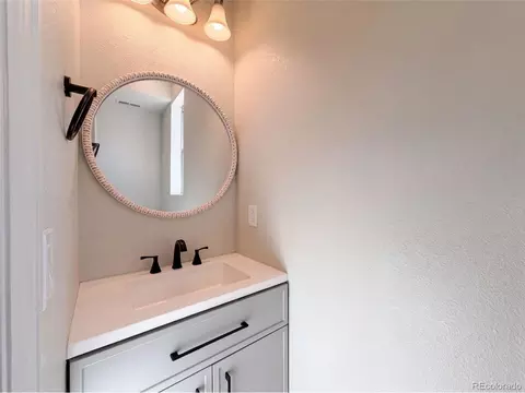 Bath - 19036 Randolph Pl, Denver, CO 80249 photo 5 of 8