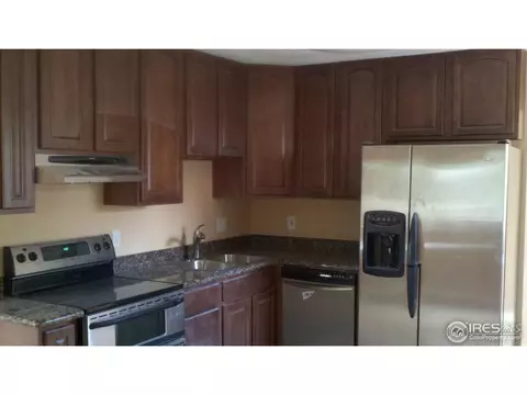 941 Locust Pl, Thornton, CO 80229 photo 2