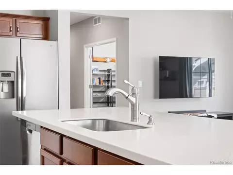 27859 E 7th Pl, Aurora, CO 80018 photo 11