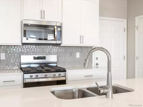 22341 E 7th Pl, Aurora, CO 80018 photo 9