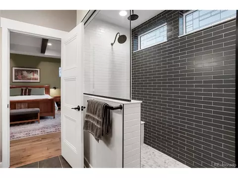 Bath - 20984 E 62nd Ave, Aurora, CO 80019 photo 2 of 6