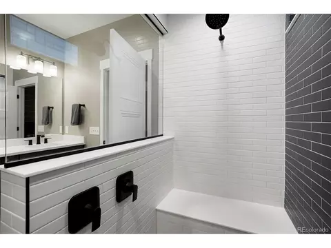 Bath - 20984 E 62nd Ave, Aurora, CO 80019 photo 4 of 6