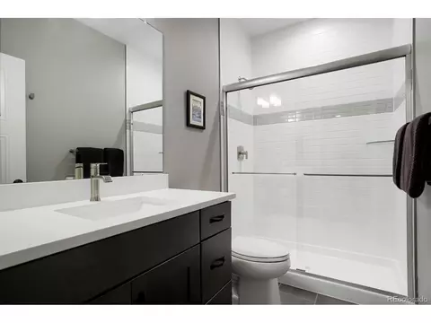 Bath - 20984 E 62nd Ave, Aurora, CO 80019 photo 6 of 6