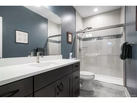 Bath - 20984 E 62nd Ave, Aurora, CO 80019 photo 5 of 6
