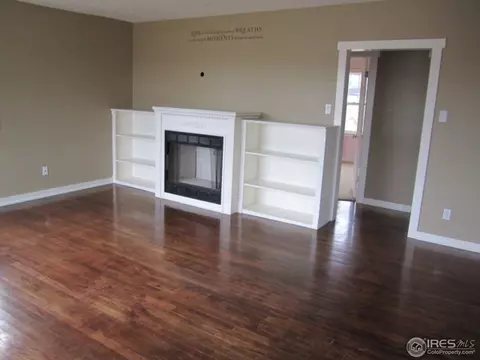 820 Hover St, Longmont, CO 80501 photo 2